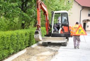 OPTIKA V CERKNICI 01 FOTO LJUBO VUKELIČ